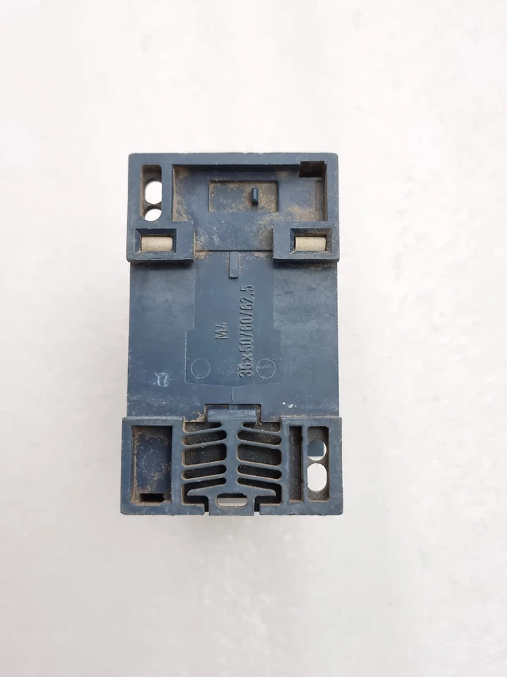 Siemens 7PU4040-3AN20 Timer On Delay 200/240V MADE IN GERMANY (USED)